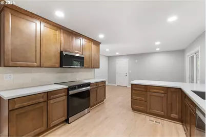 220 SW 144th Ave, Beaverton, OR 97006 - Photo 12