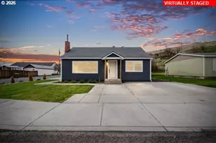 420 Water St, Heppner, OR 97836 - Photo 2