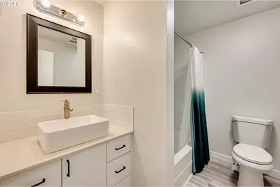6916 NE 43rd St #B, Vancouver, WA 98661 - Photo 14