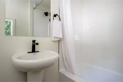 5812 SE Westfork St, Portland, OR 97206 - Photo 32