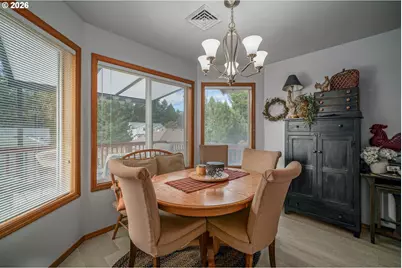 733 Sitka Deer Ct NW, Salem, OR 97304 - Photo 10