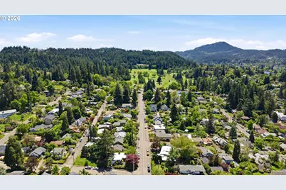 2473 Columbia St, Eugene, OR 97403 - Photo 44
