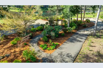 46836 McKenzie Hwy, Vida, OR 97488 - Photo 12