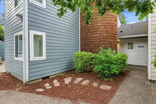 10313 SW 87th Ave, Portland, OR 97223 - Photo 2