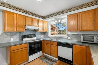 4925 SE 133rd Ave, Portland, OR 97236 - Photo 12