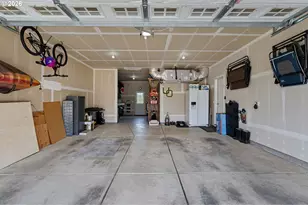 1056 Ruby Clair Dr, Creswell, OR 97426 - Photo 32