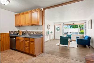 340 E Gloucester St, Gladstone, OR 97027 - Photo 12
