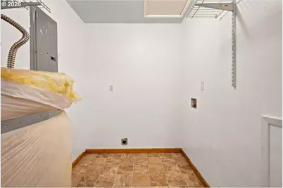 340 E Gloucester St, Gladstone, OR 97027 - Photo 18