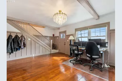 933 8th St, Astoria, OR 97103 - Photo 4