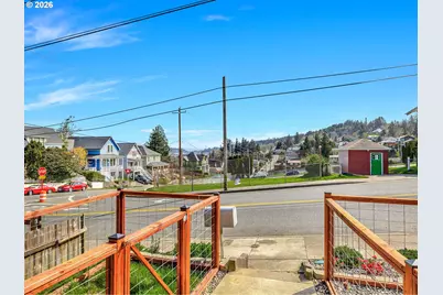 933 8th St, Astoria, OR 97103 - Photo 2