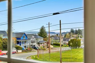 933 8th St, Astoria, OR 97103 - Photo 18