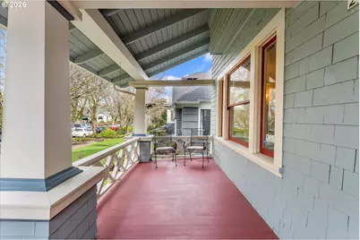 2276 SE Spruce Ave, Portland, OR 97214 - Photo 2