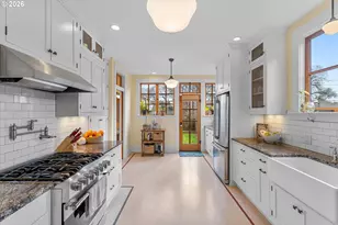 2276 SE Spruce Ave, Portland, OR 97214 - Photo 16