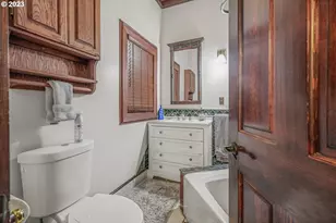 4224 SW Melville Ave, Portland, OR 97239 - Photo 36