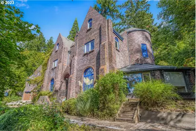 4224 SW Melville Ave, Portland, OR 97239 - Photo 2