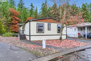 10400 SE Cook Ct, Milwaukie, OR 97222 - Photo 2