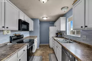 648 NE Cougar Loop, Prineville, OR 97754 - Photo 8