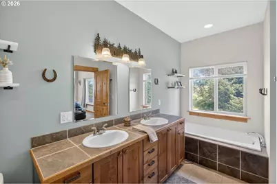 56 Pyatt Rd, White Salmon, WA 98672 - Photo 36