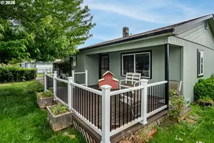 66 NW Cary St, Winston, OR 97496 - Photo 4