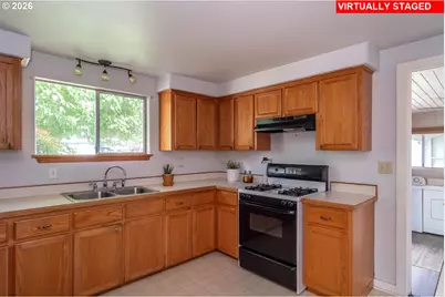 66 NW Cary St, Winston, OR 97496 - Photo 10