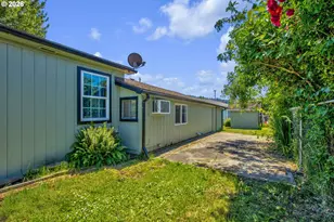 66 NW Cary St, Winston, OR 97496 - Photo 42