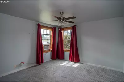 66 NW Cary St, Winston, OR 97496 - Photo 20