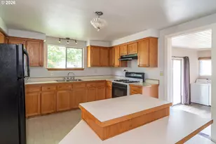 66 NW Cary St, Winston, OR 97496 - Photo 16