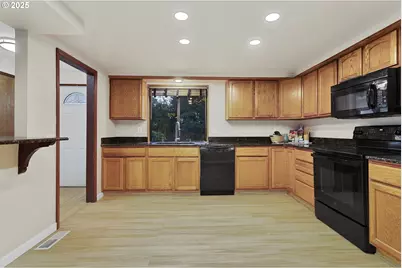 20675 SW Rosa Dr, Beaverton, OR 97078 - Photo 8