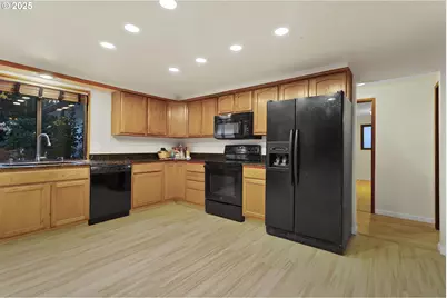 20675 SW Rosa Dr, Beaverton, OR 97078 - Photo 10