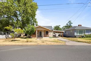 214 NW 5th Ave, Milton-Freewater, OR 97862 - Photo 4