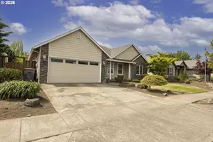 1964 NW Cottonwood Dr, McMinnville, OR 97128 - Photo 2