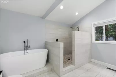 1371 NE Barnes Ct, Gresham, OR 97030 - Photo 22