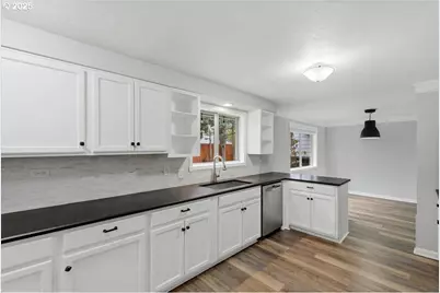 1371 NE Barnes Ct, Gresham, OR 97030 - Photo 14