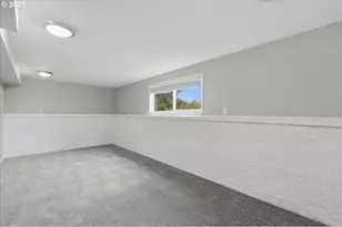 1371 NE Barnes Ct, Gresham, OR 97030 - Photo 28