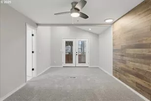 1371 NE Barnes Ct, Gresham, OR 97030 - Photo 18