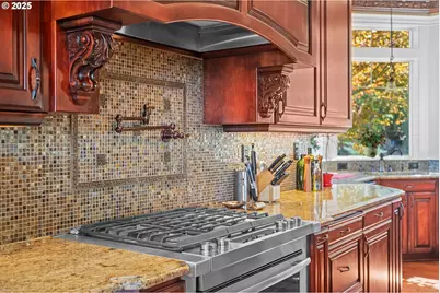 8438 Cascade Hwy, Silverton, OR 97381 - Photo 12