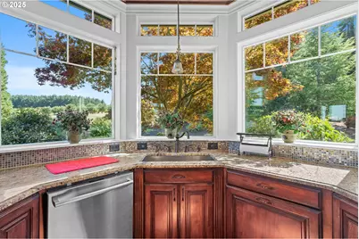 8438 Cascade Hwy, Silverton, OR 97381 - Photo 10