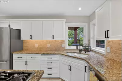 12176 SW Ames Ln, Portland, OR 97224 - Photo 12