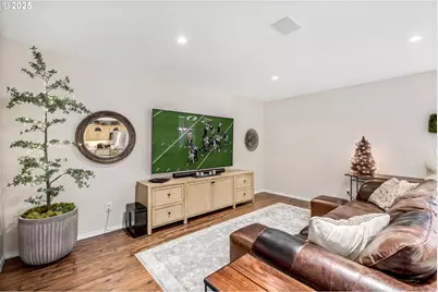 12176 SW Ames Ln, Portland, OR 97224 - Photo 8