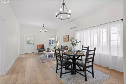 726 SW 22nd St, Pendleton, OR 97801 - Photo 8