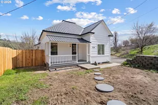 726 SW 22nd St, Pendleton, OR 97801 - Photo 1