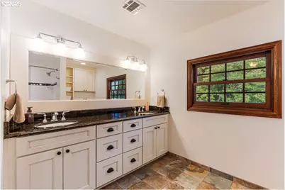 5680 SW Minter Bridge Rd, Hillsboro, OR 97123 - Photo 36