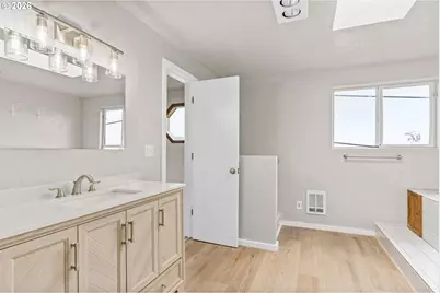 2082 Ohio St, Eugene, OR 97402 - Photo 14