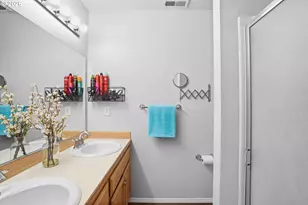 2760 E McLoughlin Blvd, Vancouver, WA 98661 - Photo 18