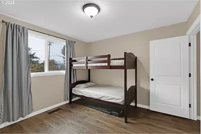 1010 W Luellen Dr, Roseburg, OR 97471 - Photo 38