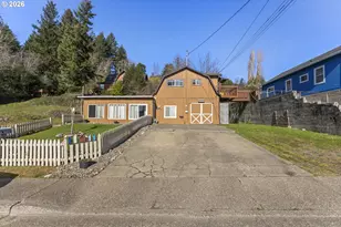 1148 Minnesota Ave, Coos Bay, OR 97420 - Photo 2