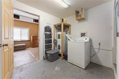 1148 Minnesota Ave, Coos Bay, OR 97420 - Photo 36