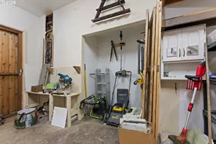 1148 Minnesota Ave, Coos Bay, OR 97420 - Photo 40