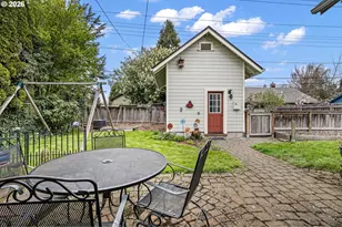 646 B St, Springfield, OR 97477 - Photo 32