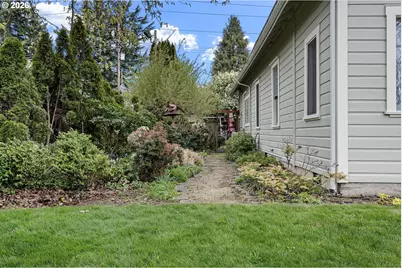 646 B St, Springfield, OR 97477 - Photo 42